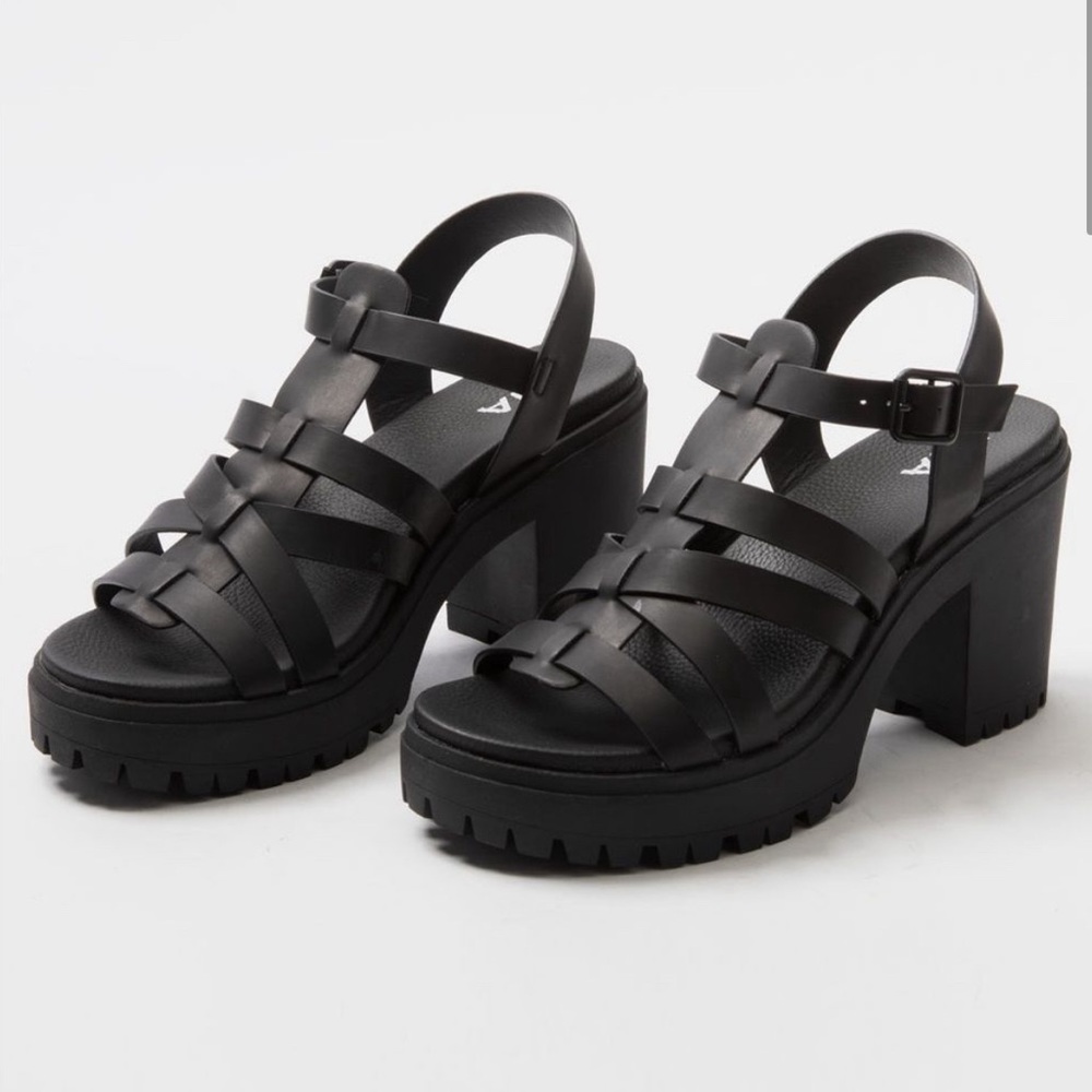 BRAND NEW SANDALS w/ HEEL AND STRAP